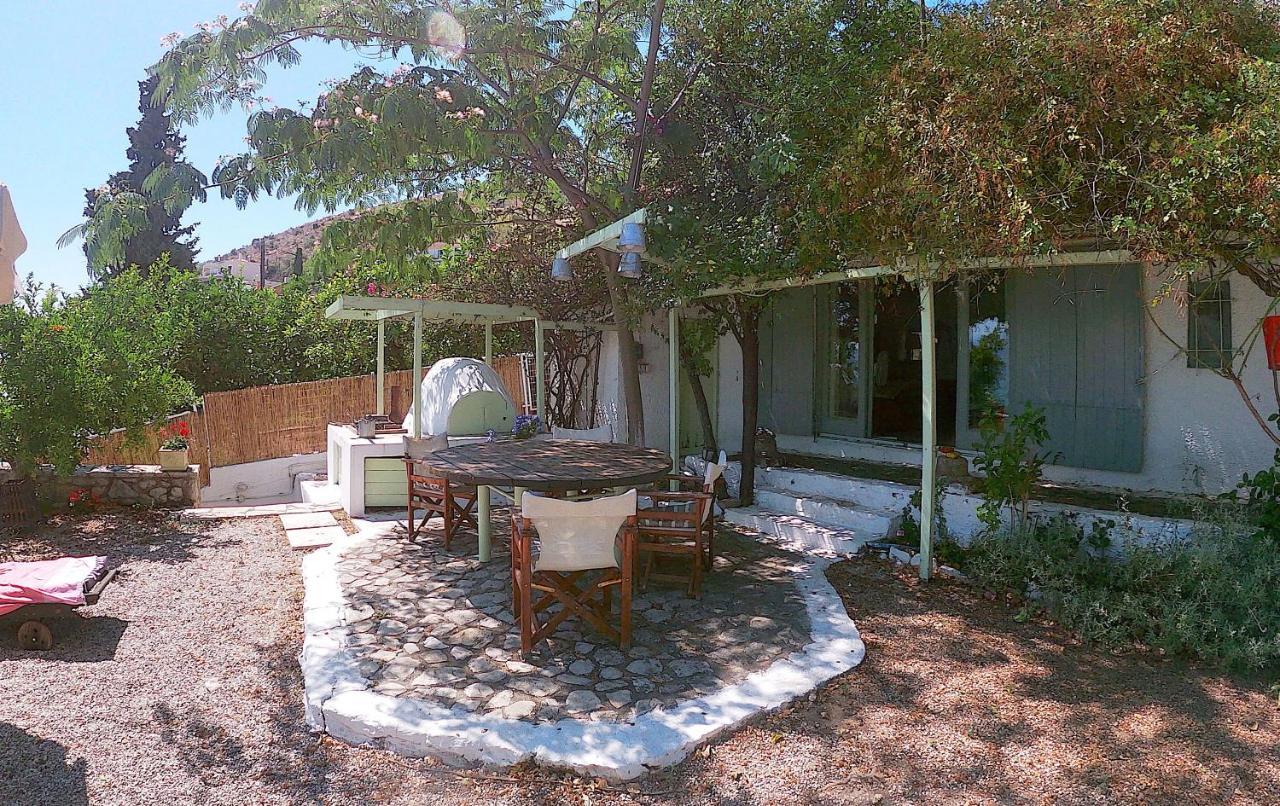 KIVERI 1876 traditional seafront cottage Esterno foto