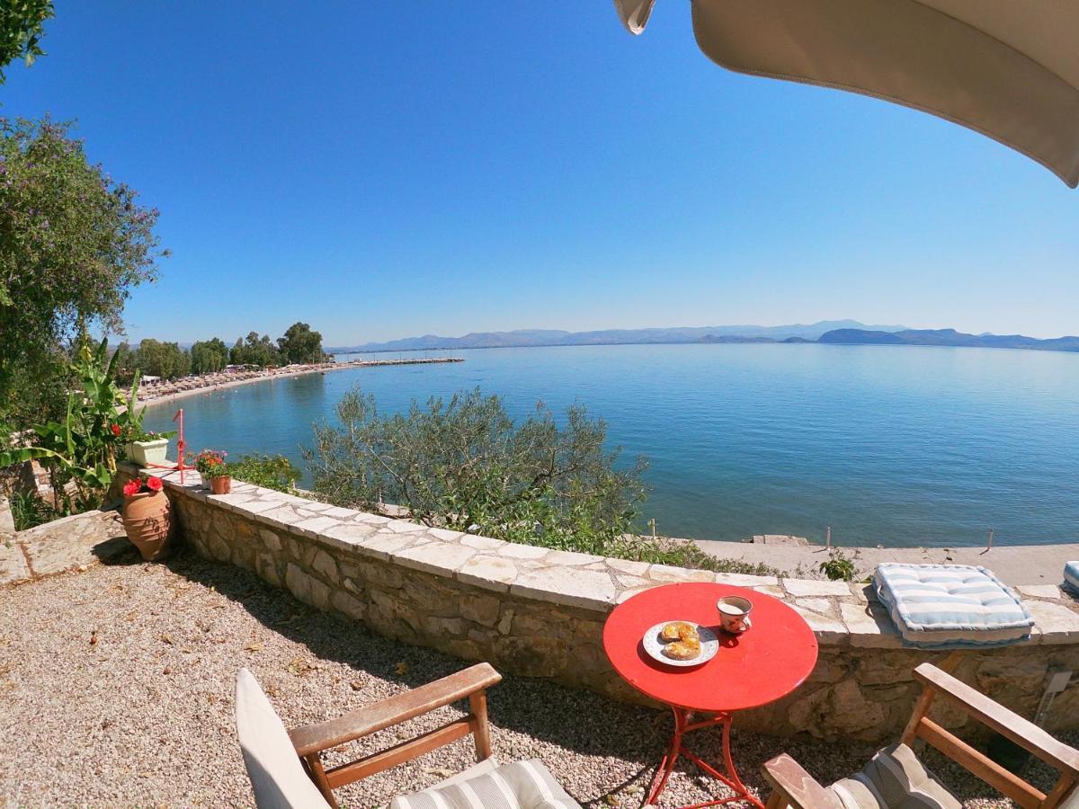 KIVERI 1876 traditional seafront cottage Esterno foto