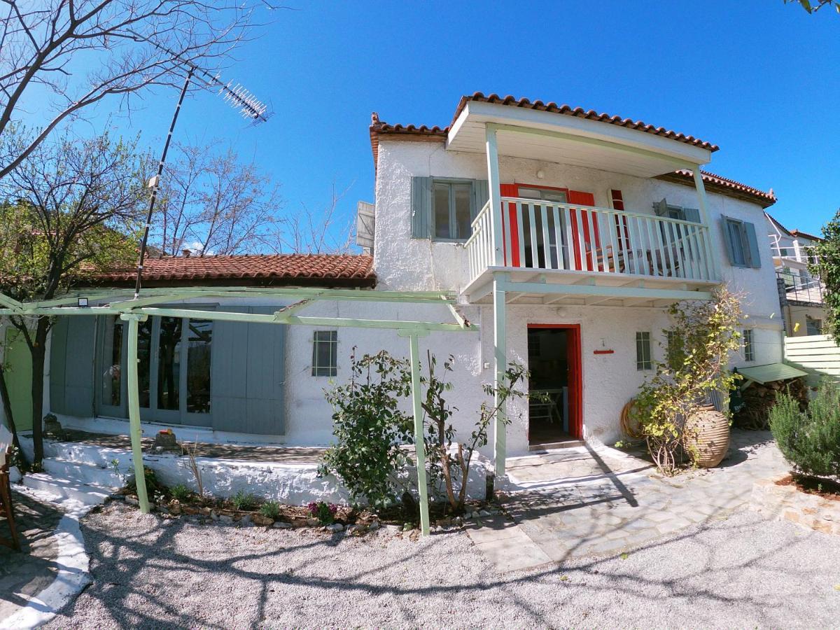 KIVERI 1876 traditional seafront cottage Esterno foto