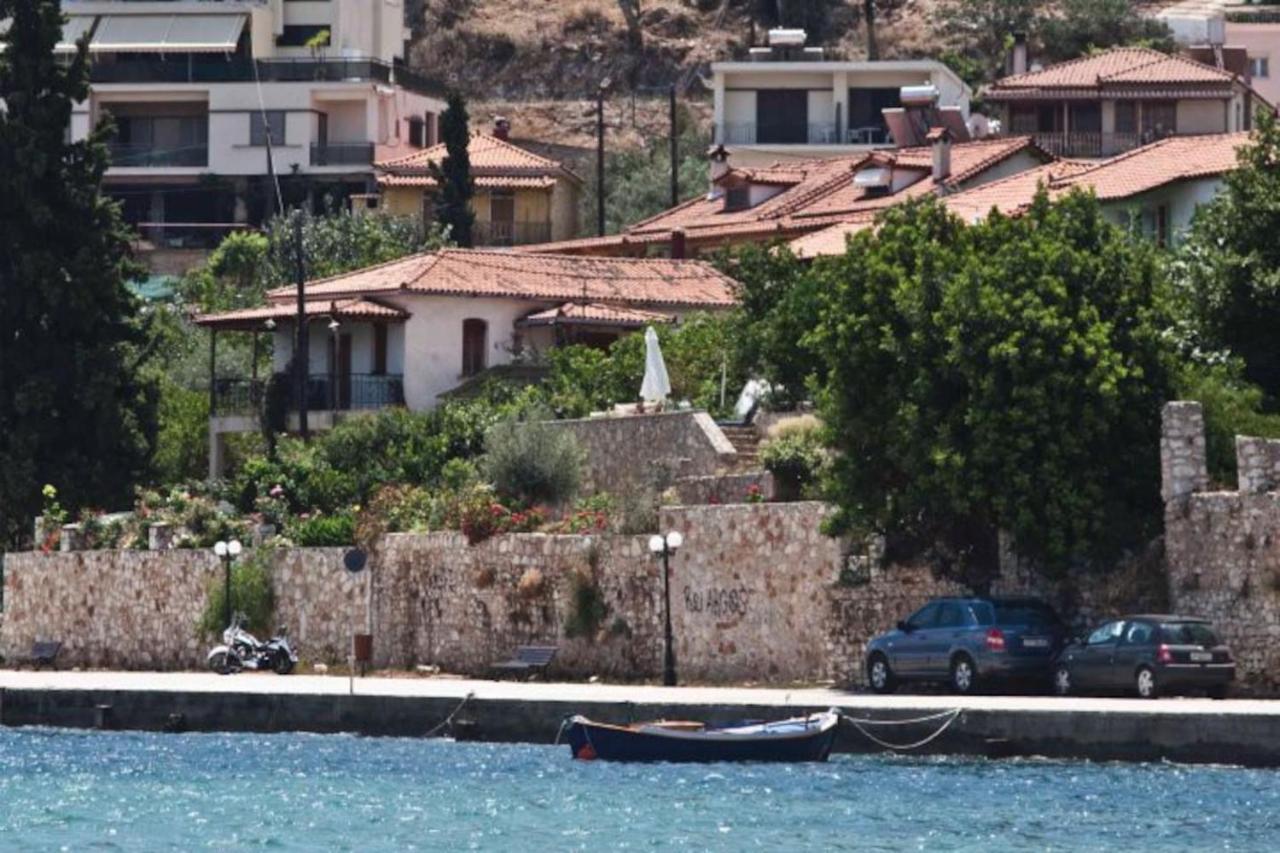 KIVERI 1876 traditional seafront cottage Esterno foto