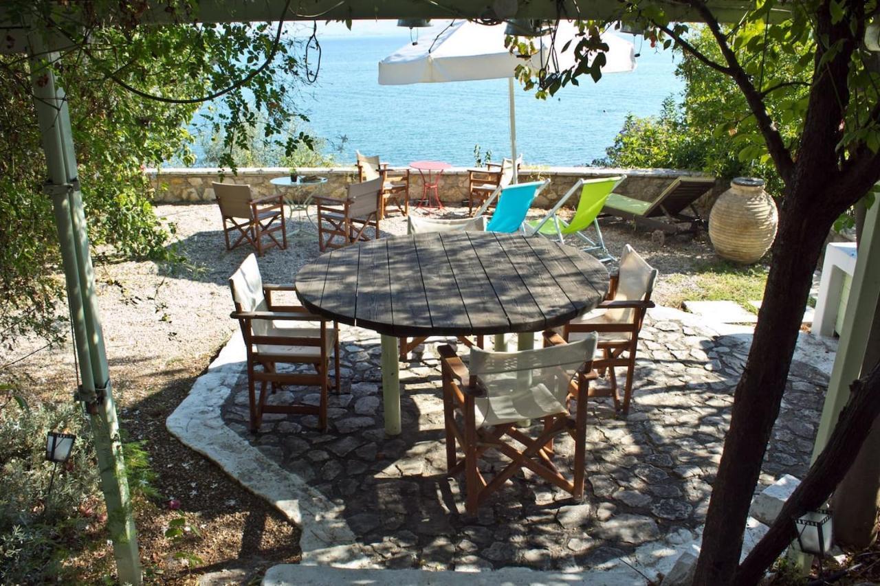 KIVERI 1876 traditional seafront cottage Esterno foto