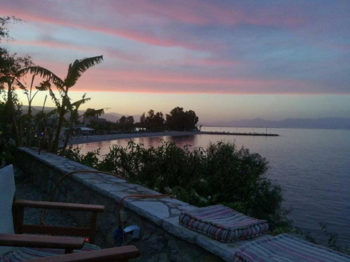 KIVERI 1876 traditional seafront cottage Esterno foto