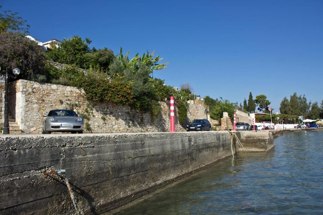 KIVERI 1876 traditional seafront cottage Esterno foto